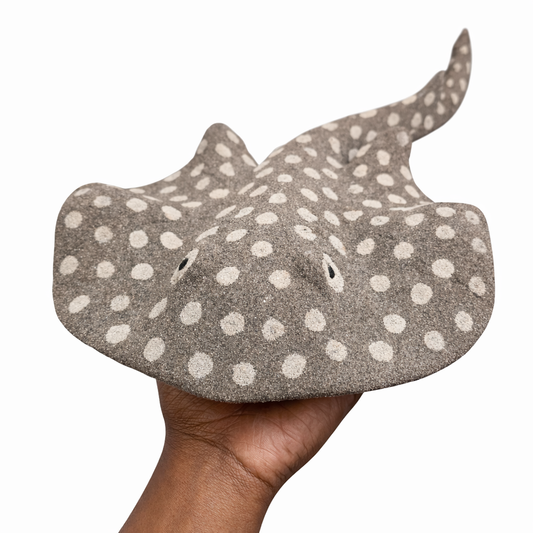 Handcrafted Stingray Sculpture – Textured Coastal Art